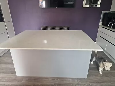  Kitchen Island/Breakfast Bar  • £500