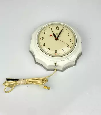 GE Telechron 2H02 The Hostess Wall Clock Works CM1514 • $35.99