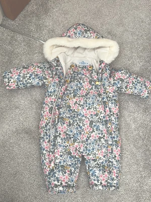 £6.50 • Buy Baby Girl 0/3 Months All In One Snow Suit Pram Suit M&S Floral Very Well Padded
