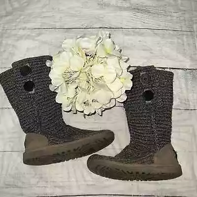 UGG Classic Cardy Gray Crochet Button Boots Sweater Sz 2 Girls Kids • $39.99