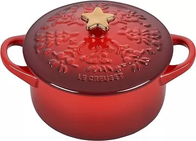 Le Creuset Noël Collection - 24 Oz W/ Star Knob - Rare - Red HOTT!! • £86.85