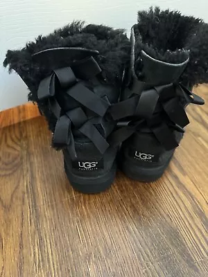 UGG Bailey Bow II Black Youth Girls Size 1 Fur Lined Boots 1017394K • $9.99