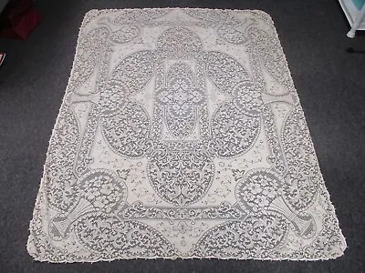 VINTAGE QUAKER LACE TABLECLOTH With PRETTY VASE OF FLOWERS ON CORNERS 52x68 • $20