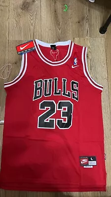 Chicago Bulls Michael Jordan #23 NBA Swingman Jersey T-shirt - Red • £20.95