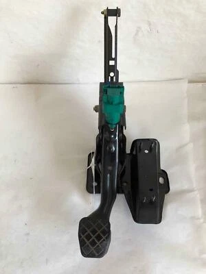 $52 • Buy 2000 VOLKSWAGEN BEETLE Automatic Brake Gas Pedal Assembly 1J1 721 130 B OEM