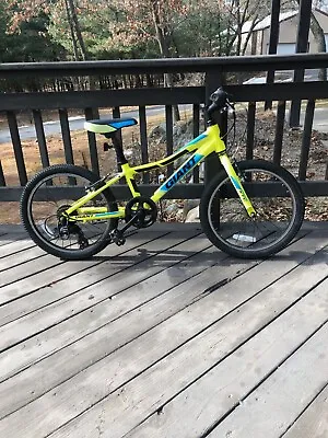 GIANT XTC JR. Mountain Bike 20-inch Wheels Green • $94.95