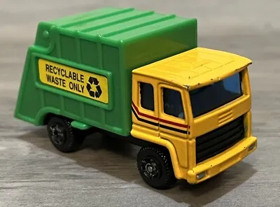 MotorMax Recycling Trash Truck #6039 1:64 Diecast Yellow W/ Green Bin RARE • $8.99