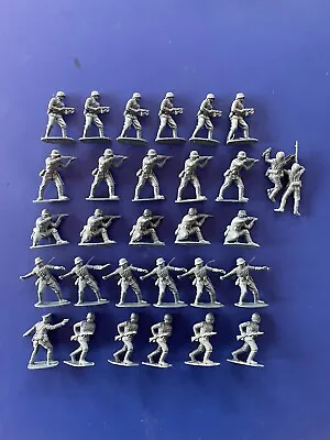 Airfix Toy Soldiers German Infantry 1/32 Scale WW2 X30 • £7.49