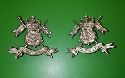 Pair Of The Queens Own Yorkshire Yeomanry British Army Collar Badges • £9.99