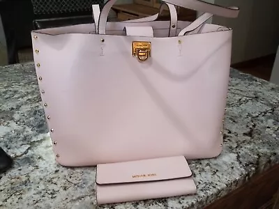 Michael Kors Blush Pink Large Tote Purse And Wallet Set EUC • $85