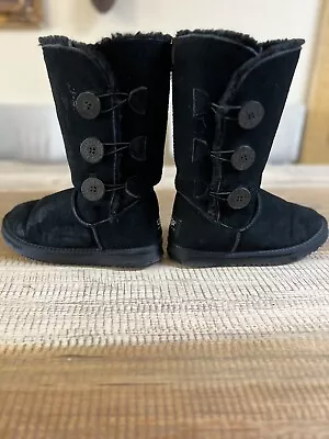 Black Uggs Size 7 • $25