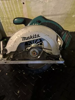 Makita Cordless Circular Saw 18v - DSS611 - Body Only • £42