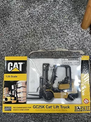 Norscot Caterpillar GC25K Cat Lift Truck 1:25 Collectible Die-Cast 1999 Vintage • $24.99