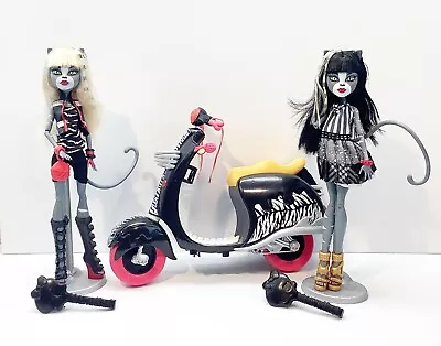 Monster High Werecat Twins Meowlody & Purrsephone Dolls & Moped 2012 • $89.95