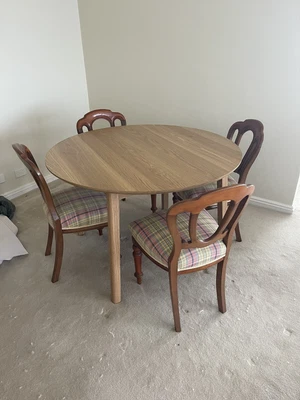 $100 • Buy Four (4) X Antique Dining Chairs With Checked Fabric Seat Covers