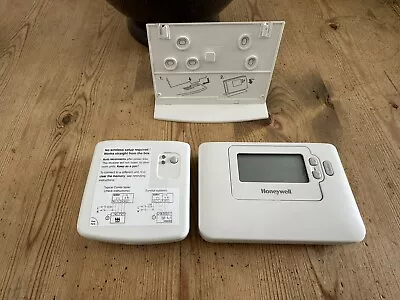 Honeywell CM721 Wireless Programmable Thermostat (blank Screen) • £0.99