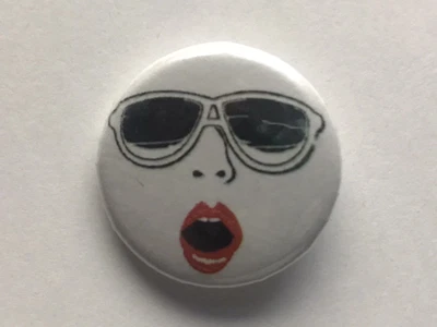 $2.49 • Buy Sunglasses Ohh Female Lips Red Lipstick Pin Badge 25mm 1” Vintage Retro Gosh