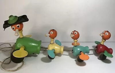 Vintage 60’s Fisher Price Wood Mother/Baby Ducks Pull Toy Quacks Gabby Goofy 776 • $54.99