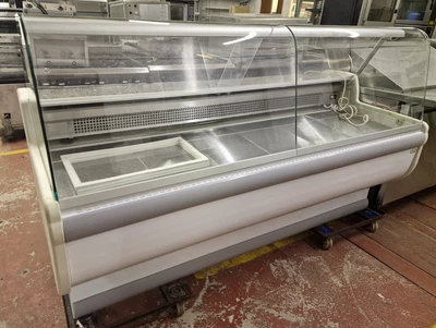 £990 • Buy Serve Over Display Chiller 2050mm (REF-???) 