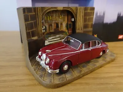 Corgi Vanguards Inspector Morse Jaguar Mk2 Red Car & Diorama Model 01806 1:43 • £38.89