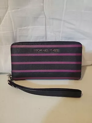 NWOT Michael Kors Wristlet Wallet Black/Plum Stripes • $20