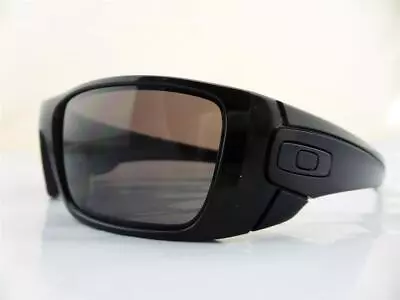 $149 • Buy Oakley FUEL CELL Sunglasses Polished Black - Warm Grey Lenses 9096-01