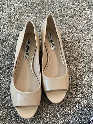 Karl Lagerfeld Tracy Shoes Open Toe Beige Patent Leather  Pearl Heels Size 7 • $14.85