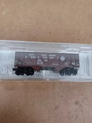 Micro Trains N-Scale 33' Twin Bay Hopped W/ Composite Sides 1994 • $50.50