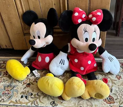 Mickey And Minnie Mouse Stuffed Animals Set Of 2 Plush Disney Park Authentic NEW • $34.99