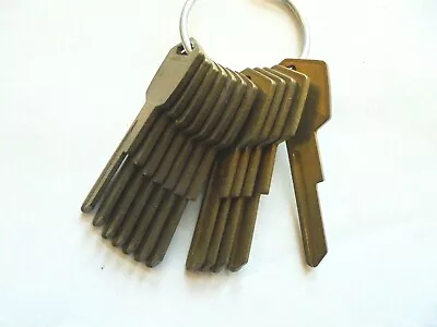 Lot Of 12 Vintage Yale Uncut Brass Key Blanks • $7