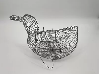 Vintage Farmhouse Wire Duck Basket • $18