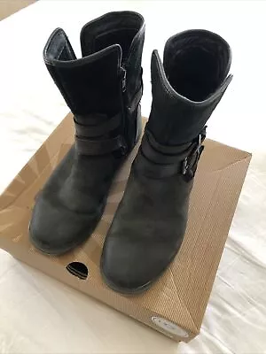 Womens Simmens UGG Boots Black Size UK 7.5 • £23