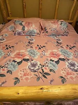 King Size Pink Floral Bed Cover Bedspread Lace Trim With 2 Pillow Shams NEW • £18.31