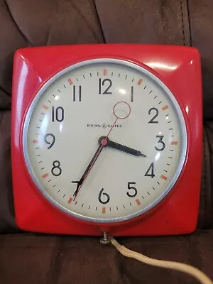 Vintage General Electric Red Kitchen Wall Clock Mid Century Modern  2H20 Works • $40