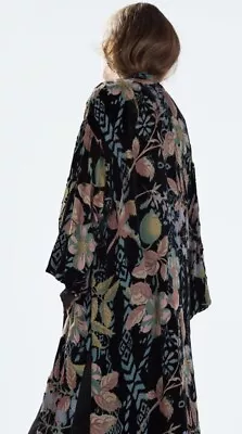 Bnwt Zara Black Floral Devore Silk Velvet Kimono Dustercoat Boho Hippy Deco M-l • $111.89