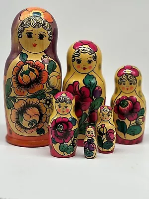 Vintage Russian Matryoshka Nesting Dolls 6 Pieces • $10