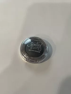 Victoria’s Secret Beauty Rush Wet/Dry Shadow Smokin  • $19.99