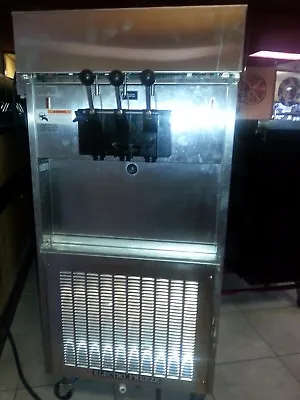$19999 • Buy Electro Freeze 56TF-132  D2P-916 Soft Serve Frozen Ice Cream/Yogurt Machine