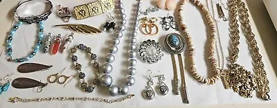 Vintage Jewelry Lot Avon Sarah Coventry Mr We France • $38