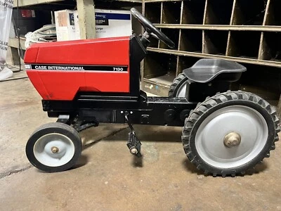 $51 • Buy Vintage Case Int. Pedal Tractor 7130
