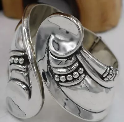 Margot De Taxco Design Mexico Sterling Art Deco CORNUCOPIA Repousse Clamper 63g • $595