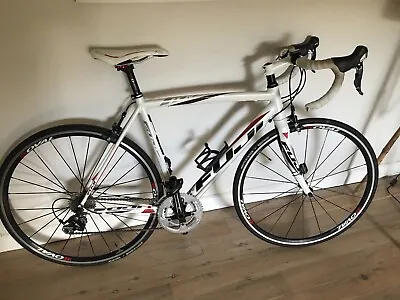 $650 • Buy Fuji Roubaix 1.3 Medium Road Bike