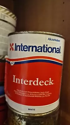 International Interdeck White 750ml • £22