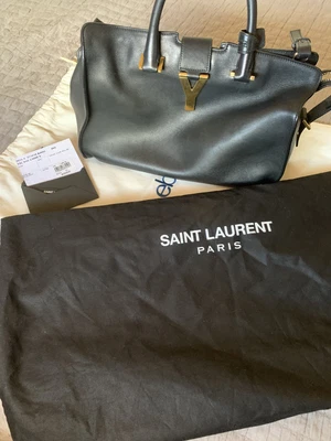 $595 • Buy Ysl Saint Laurent Black Leather Bag Rrp $2,949.00