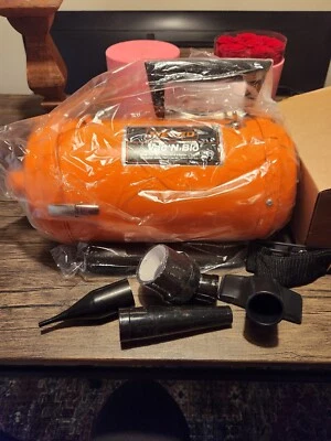 $80 • Buy Metro Vac-N-Blo VNB-7 Vacuum / Blower Orange NEW OPEN BOX
