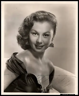 Hollywood Beauty MITZI GAYNOR STUNNING PORTRAIT 1950s STYLISH POSE Photo 677 • $14.39