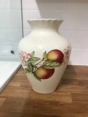 £12 • Buy M & S Ashberry China Vase - Collectors