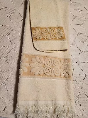 Vintage Cannon Monticello Sculpted Shells Cream/yellow Bath Towel And Wash Cloth • $8