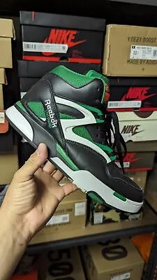 US 8 - Reebok Pump Omni Zone 2 Celtics • $120