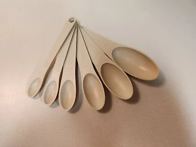 Vintage FOLEY Plastic Measuring Spoon Set Of 6 -  Nesting Snap Together - ALMOND • $9.99